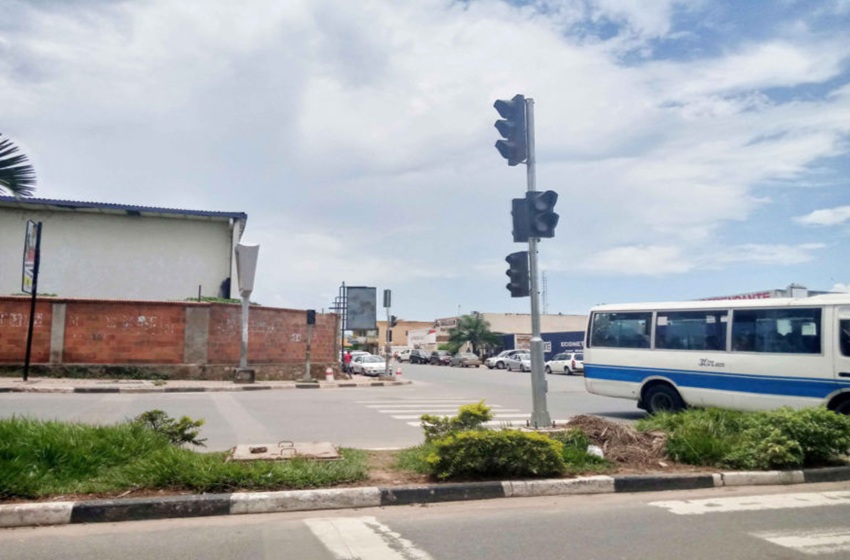 Bujumbura : Les feux de signalisation en panne plongent la ville dans une anarchie routière